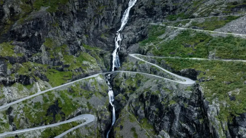 Epic-Colsc-Trollstigen_3-1536×1024.jpg-1030×687